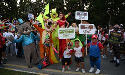 Kuşadası Sokak Festivali, bu yıl üçüncü kez coşkuyla gerçekleşti