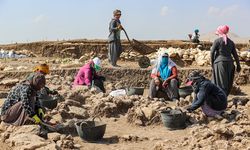 Mevsimlik tarım işçisi kadınlar arkeolojik kazılarda "tarih işçisi" oluyor