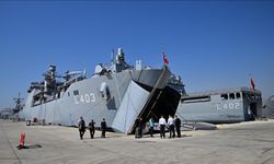 TCG Sancaktar ve TCG Bayraktar’ın taşıdığı yardımlar Beyrut’a ulaştı