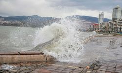 Meteoroloji uyardı: Ege'de kuvvetli rüzgar alarmı!