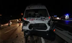 Ambulans ile otomobil çarpıştı: 1 kişi hayatını kaybetti, 5 yaralı