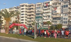 Karşıyaka’da 1500 sporcu Ata’dan Ana’ya Saygı Koşusu’nu tamamladı