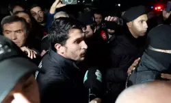 Beşiktaşlı taraftarlardan takıma protesto | Fenerbahçe maçında da böyle oynarsanız...