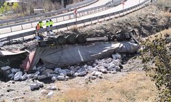 Erzurum-Artvin karayolunda TIR kazası: 1 ölü