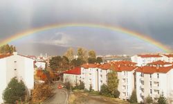 Kentte gökkuşağı görsel şölen sundu