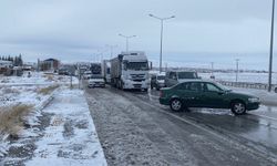 Konya'da kar yağışı ve buzlanma nedeniyle birçok karayolu trafiğe kapandı