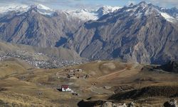 Hakkari'de Merga Bütan Kayak Merkezi'nde gece kayağı dönemi başlıyor