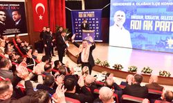 AK Parti Menderes Kongresi’nde mesaj seli | Saygılı: Kirletenler utanmazken gösterilmesine tepki gösteriyorlar