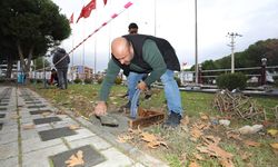 Menderes Belediyesi, parklardaki elektrik tesisatını yeniliyor