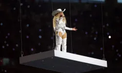 Beyoncé NFL devre arası gösterisinde tarih yazdı!