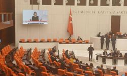 Saadet Partisi’nde Necmettin Çalışkan tek başına oturdu