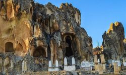 Friglerin 3 bin yıllık tarihini yaşatıyor! Afyon’un en gözde köyü