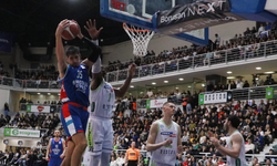 Anadolu Efes Merkezefendi Belediyesi'ni 33 sayı farkla yendi!