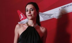 Cansu Dere, Santiago'da göz doldurdu!