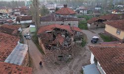 5,6'lık depremin merkez üssünde yaralar sarılıyor