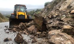 Ödemiş’te heyelan! Kara yolu ulaşıma kapandı