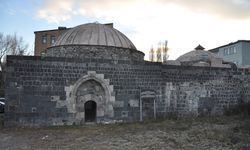 Tarihi Topçuoğlu Hamamı bakımsızlık nedeniyle harabeye döndü