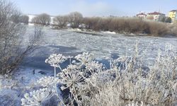 Kura Nehri'ni buz tuttu