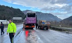 Sakarya'da zincirleme kaza: 6 araç karıştı 15 kişi yaralandı