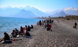 Antalya sahillerinde yeni yılın ilk günü yoğunluğu