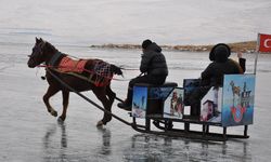 Çıldır Gölü kışın büyüsüne kapılanları ağırlıyor