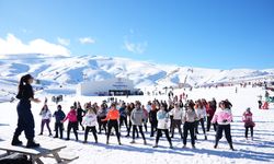 Denizli Kayak Merkezi'nde kadınlar zumba ile eğlendi