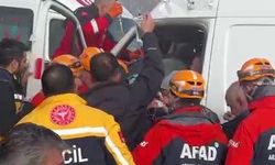 Erzurum’da ambulans kaza yaptı, sağlık çalışanları kurtarıldı