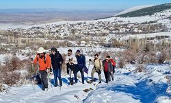 Yeni yılın ilk zirvesi: Dağcılardan Gönül Dağı çıkartması