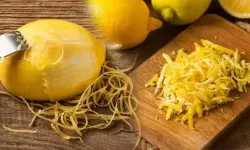 Limon kabuğunu çöpe atanlar pişman olacak! Balık ve soğan kokusunu bıçak gibi kesiyor: Kötü kokuları yok eden formül