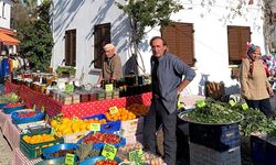 Sakin şehrin en renkli pazarı! Taş kaldırımları ve rengarenk evleri ile havanızı değiştirecek