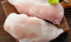 Marketten aldığınız tavukta beyaz çizgi görürseniz ne yapmalısınız? Beyaz çizgilere sahip tavuklar sağlıklı değil mi?