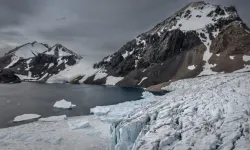Antarktika’da buzullar hızla eridi: 70 metre deniz seviyesi yükselmesi bekleniyor