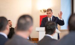 Başkan Tugay'dan uyarı: Demokrasiye sahip çıkmazsak çok derin bir karanlığa gireceğiz!