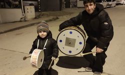 2,5 yaşındaki Ege, Bilecik mahallesini her gece sahura kaldırıyor