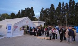 İzmir’de yükümlüler mutfağa girdi: İhtiyaç sahibi 2 bin kişiye iftar yemeği hazırladılar