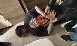 İzmir'de taksiciyi gasp etmişti: Otel odasında yakalandı!
