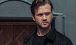 Deha dizisinde talihsiz kaza! Aras Bulut İynemli ayağını kırdı, ameliyat oldu!