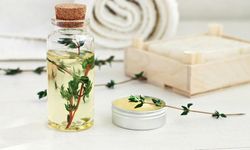 Hem saç uzamasını destekliyor hem de E vitamini içeriyor: Saç dökülmesine karşı mucizevi yağ...