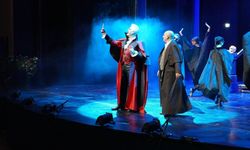 Dracula sahneye taşındı, seyirciden tam not aldı!