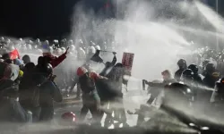 İmamoğlu'nun tutuklanması Avrupa basınında manşet oldu! Saraçhane'deki eylemlerden dünya çapında sembol fotoğraflar...