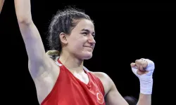 Hatice Akbaş finalde! 54 kilo yarı finalini kazandı