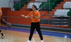 Ligde kalma savaşı veren Karşıyaka'da Ahmet Çakı dönemi başladı!