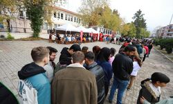 10 TL’lik menüler öğrencilere ulaşıyor! Efes Selçuk Belediyesi’nden destek çağrısı