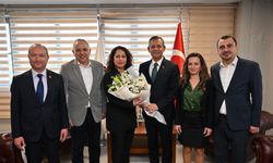 Özgür Özel, Manisa Barosu'na ziyarette bulundu