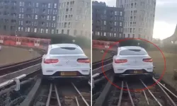 Lüks Mercedes, Tren raylarının ortasında terk edildi: 4 Milyon TL'lik araç nasıl oraya getirildi?