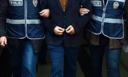 Bornova’da 2 ayrı adrese yapılan baskında adeta cephanelik ele geçirildi: 76 yaşındaki şüpheli tutuklandı!