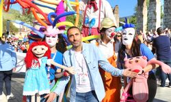 İzmir’in 15 ilçesinde tiyatro bayramı!