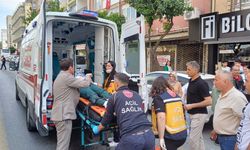 Yol ortasında araçtan inmeye çalıştı, bisikletli genç kızı yaraladı