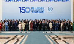 Numan Kurtulmuş'tan PAB 150. Genel Kurulu'nda aile fotoğrafı