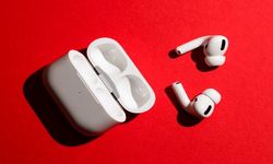 Kameralı AirPods geliyor: Siri baktığınızı anlayabilecek
